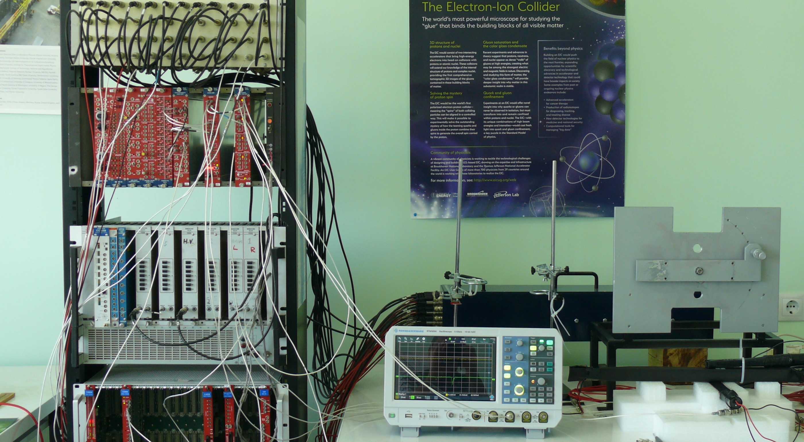 Բյուրեղների օպտիկական հատկությունների ուսումնասիրության համակարգ